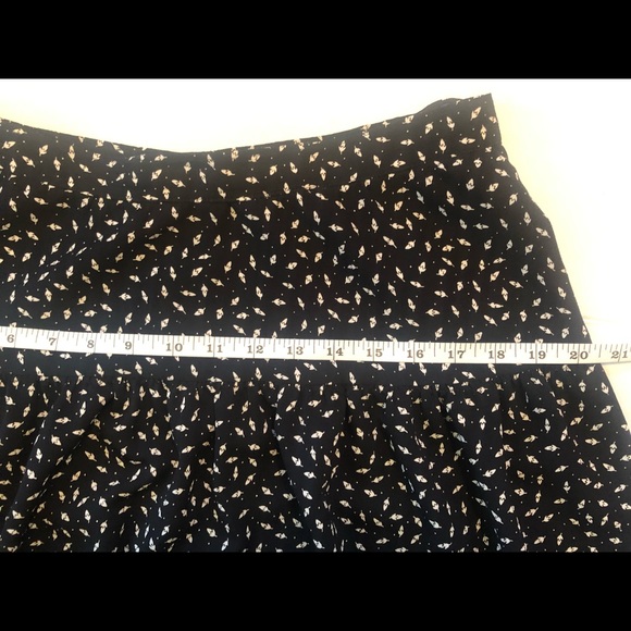 Black and white floral print skirt, Sz S - Picture 3 of 7